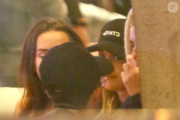 Justin Bieber et Rita Ora mangent un morceau au restaurant Kitchen 24 après avoir passé la soirée au club Warwick. Los Angeles, le 2 juin 2016