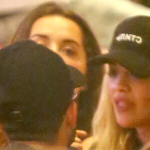 Justin Bieber et Rita Ora mangent un morceau au restaurant Kitchen 24 après avoir passé la soirée au club Warwick. Los Angeles, le 2 juin 2016