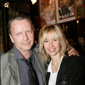 LE CHANTEUR RENAUD ET ROMANE SERDA - PRIX CAZES 2007 A LA BRASSERIE LIPP 15/03/2007 - Paris