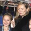 Kate Moss et sa fille Lila Grace - Première du film "Paddington" à Londres le 23 novembre 2014.