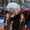 Kate Moss, sa fille Lila Grace et une amie - Première du film "Paddington" à Londres le 23 novembre 2014 - merci de flouter le visage des enfants  Paddington Premiere Arrivals at the Odeon in Leicester Square in London on November 23,2014.23/11/2014 - Londres