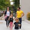 Alessandra Ambrosio est allée déjeuner en famille après son cours de yoga avec son mari Jamie Mazur et ses enfants Anja et Noah Mazur à Los Angeles, le 5 juin 2016
