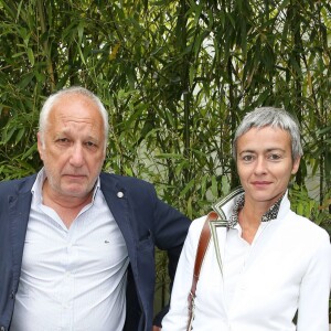 François Berléand et sa compagne Alexia Strési - People dans le village lors du tournoi de tennis de Roland-Garros à Paris, le 2 juin 2015.