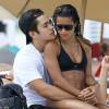 Austin Mahone et sa petite amie Katya profitent d'un après-midi ensoleillé sur la plage de Miami, le 4 juin 2016.