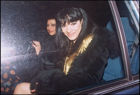 Mayte Garcia en voiture à Londres en octobre 1995