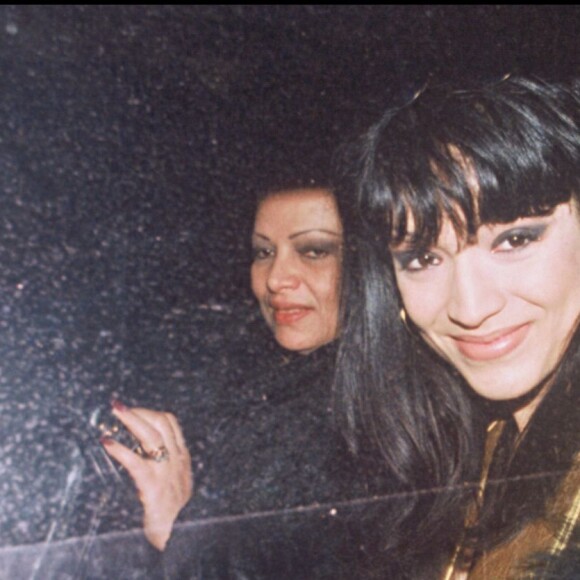 Mayte Garcia en voiture à Londres en octobre 1995