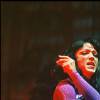 Mayte Garcia sur scène au concert de Prince à Londres en octobre 1995