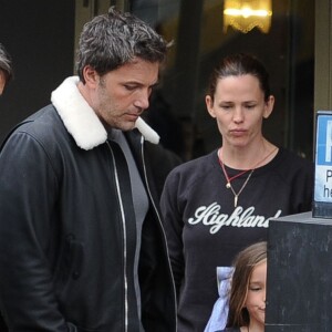 Ben Affleck,  Jennifer Garner et leurs enfants Violet, Seraphina et Samuel à Londres le 26 mai 2016.