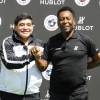 Diego Maradona et Pelé - Pelé et Diego Maradona s'affrontent lors d'un match de football amical au Palais Royal à Paris le 9 juin 2016.