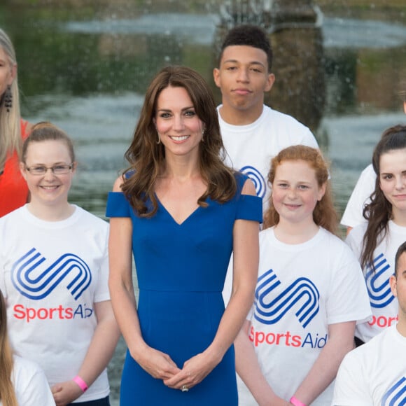 Kate Middleton, duchesse de Cambridge, accueillait le 9 juin 2016 des ambassadeurs et des athlètes de l'association SportsAid pour un dîner, tourné vers les JO de Rio, en l'honneur du 40e anniversaire de l'organisme dont elle est la marraine.