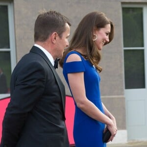 Kate Middleton, duchesse de Cambridge, accueillait le 9 juin 2016 des ambassadeurs et des athlètes de l'association SportsAid pour un dîner, tourné vers les JO de Rio, en l'honneur du 40e anniversaire de l'organisme dont elle est la marraine.