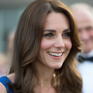 Kate Middleton, duchesse de Cambridge, accueillait le 9 juin 2016 des ambassadeurs et des athlètes de l'association SportsAid pour un dîner, tourné vers les JO de Rio, en l'honneur du 40e anniversaire de l'organisme dont elle est la marraine.