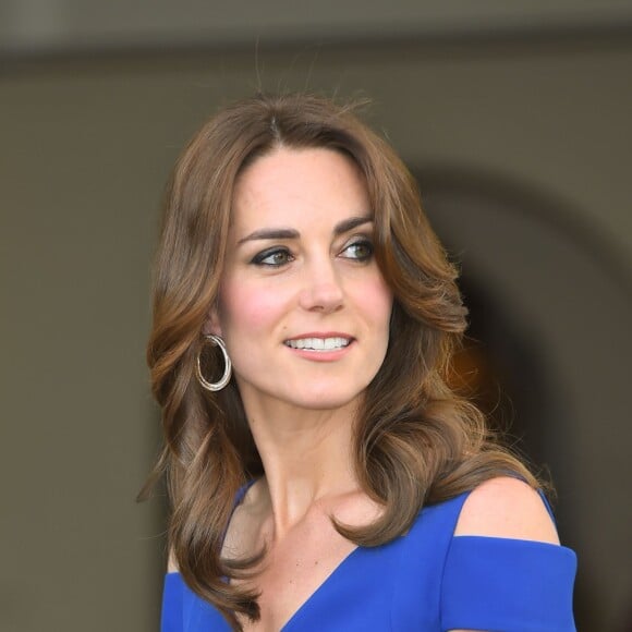 Kate Middleton, duchesse de Cambridge, accueillait le 9 juin 2016 des ambassadeurs et des athlètes de l'association SportsAid pour un dîner, tourné vers les JO de Rio, en l'honneur du 40e anniversaire de l'organisme dont elle est la marraine.