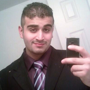 Omar Mateen, le terroriste d'Orlando, a prêté allégence à l'Etat islamique. Au moins 50 personnes ont été tuées et 53 blessées dans un club gay de la ville, The Pulse, dans la nuit du dimanche 12 juin 2016.