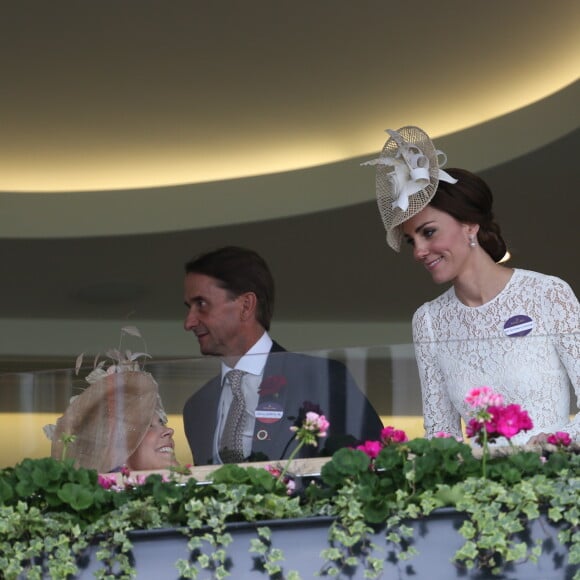 Kate Middleton retrouvait la princesse Mary de Danemark le 15 juin 2016 au Royal Ascot.