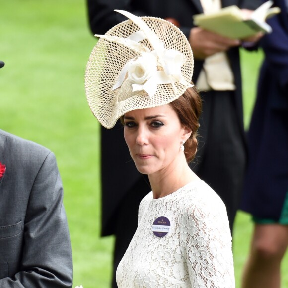 Kate Middleton faisait le 15 juin 2016 ses grands débuts au Royal Ascot au côté du prince William.