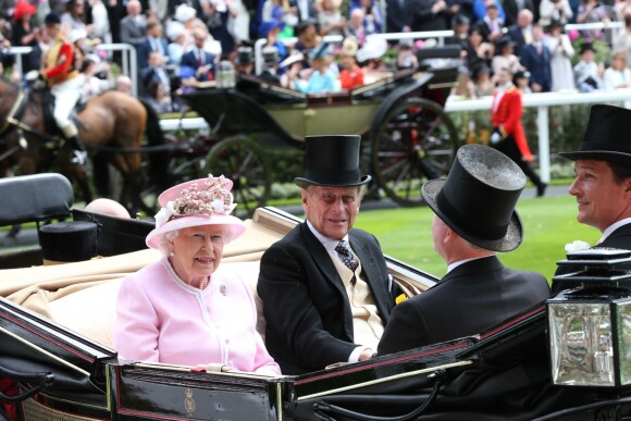 La reine Elisabeth II d'Angleterre et le prince Philip, duc d'Edimbourg - Deuxième jour des courses hippiques "Royal Ascot". Le 15 juin 2016  15 June 2016. The second day of the Royal Ascot Meeting, at Ascot Racecourse, Berkshire, UK.15/06/2016 - Ascot