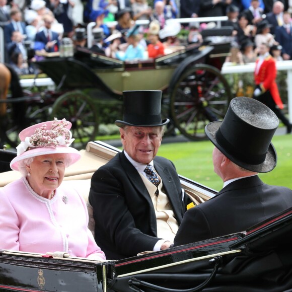 La reine Elisabeth II d'Angleterre et le prince Philip, duc d'Edimbourg - Deuxième jour des courses hippiques "Royal Ascot". Le 15 juin 2016  15 June 2016. The second day of the Royal Ascot Meeting, at Ascot Racecourse, Berkshire, UK.15/06/2016 - Ascot