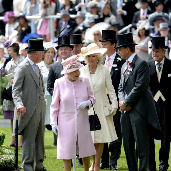 Elizabeth II, le duc d'Edimbourg, le prince Charles et Camilla Parker Bowles au Royal Ascot le 15 juin 2016