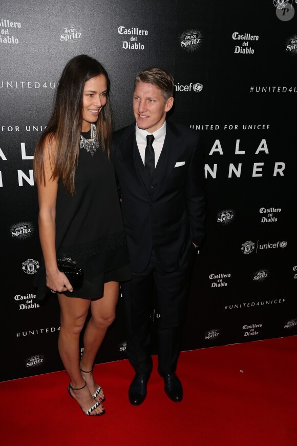 Ana Ivanovic et Bastian Schweinsteiger à la soirée de gala UNICEF à Manchester en Angleterre, le 29 novembre 2015