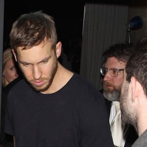 Calvin Harris lors d'une sortie avec des amis et Taylor Swift à Los Angeles le 15 février 2016