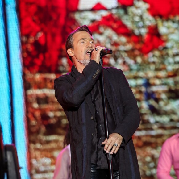 Exclusif - Florent Pagny - Concert "UEFA Euro 2016 Le Grand Show d'Ouverture" dans la fan-zone à la veille du 1er match de l'EURO 2016 sur le Champ-de-Mars, au pied de la Tour Eiffel à Paris le 9 juin 2016. © Cyril Moreau/Bestimage