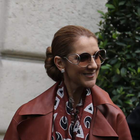 Céline Dion quitte le Royal Monceau pour prendre un jet privé au Bourget (pour Anvers où elle doit donner 2 concerts), à Paris le 19 juin 2016
