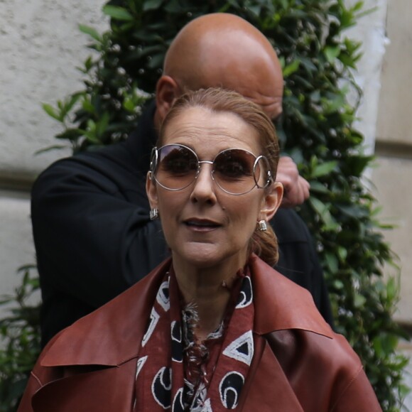 Céline Dion quitte le Royal Monceau pour prendre un jet privé au Bourget (pour Anvers où elle doit donner 2 concerts), à Paris le 19 juin 2016