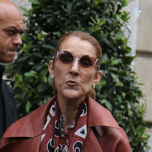 Céline Dion quitte le Royal Monceau pour prendre un jet privé au Bourget (pour Anvers où elle doit donner 2 concerts), à Paris le 19 juin 2016