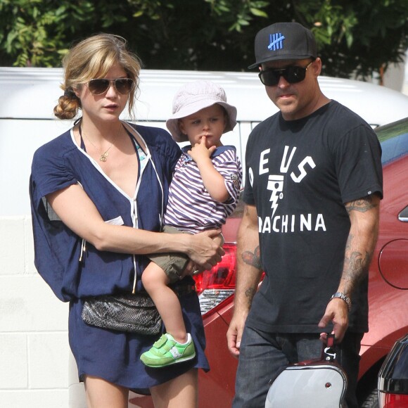 Selma Blair et son ex petit-ami Jason Bleick emmenent leur fils Arthur au Farmers Market a Studio City, le 1er septembre 2013.