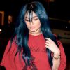 Kylie Jenner (cheveux bleus) va dîner au restaurant Koï à West Hollywood, le 14 juin 2016.