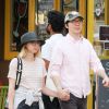 Paul Dano et sa compagne Zoe Kazan dans la rue à New York, le 20 juin 2016.