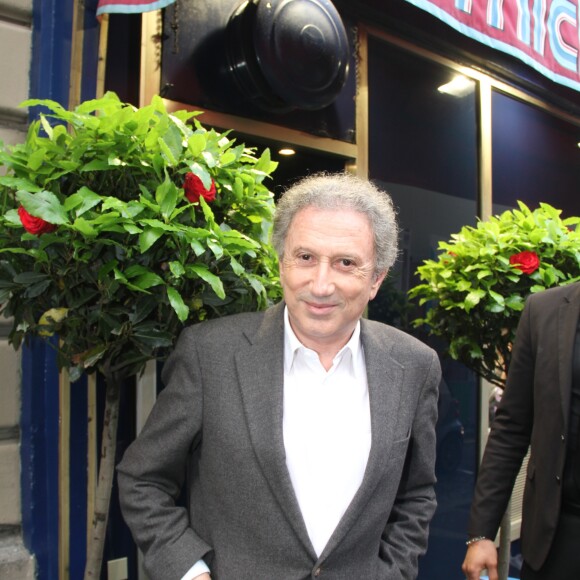 Michel Drucker - Michou fête ses 85 ans et les 60 ans de son cabaret à Paris le 20 juin 2016. © Philippe Baldini/Bestimage