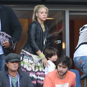 Shakira (compagne Gerard Piqué) avec ses fils Sasha et Milan lors des 8e de finale de l'UEFA Euro 2016 Italie-Espagne au Stade de France à Saint-Denis, France, le 27 juin 2016. © Cyril Moreau/Bestimage