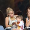 Shakira (compagne Gerard Piqué) avec ses fils Sasha et Milan lors des 8e de finale de l'UEFA Euro 2016 Italie-Espagne au Stade de France à Saint-Denis, France, le 27 juin 2016. © Cyril Moreau/Bestimage