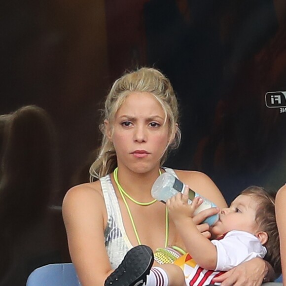 Shakira (compagne Gerard Piqué) avec ses fils Sasha et Milan lors des 8e de finale de l'UEFA Euro 2016 Italie-Espagne au Stade de France à Saint-Denis, France, le 27 juin 2016. © Cyril Moreau/Bestimage