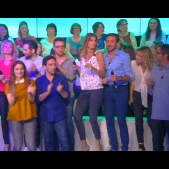 L'équipe du "Grand 8" rend hommage à Laurence Ferrari et ses chroniqueuses en chanson, pour la dernière diffusée le 30 juin 2016, sur D8