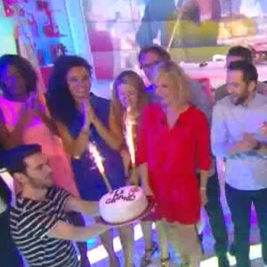 Toute l'équipe du "Grand 8" réunie sur le plateau pour la dernière, jeudi 30 juin 2016, sur D8