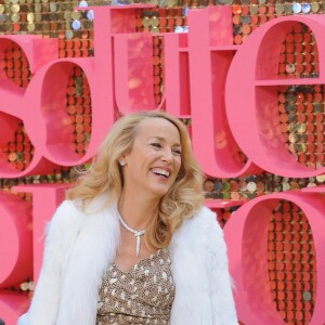 Rupert Murdoch et sa femme Jerry Hall assistent à l'avant-première mondiale du film "Absolutely Fabulous: The Movie" à Londres, le 29 juin 2016.