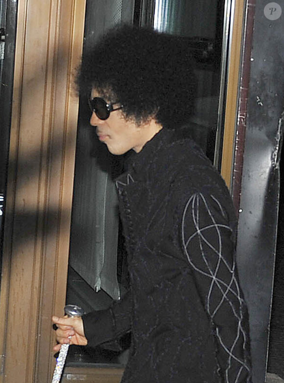 Le chanteur Prince va diner au cafe Opera a Stockholm en Suede 04/08/2013