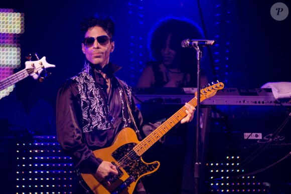 Le chanteur Prince en concert au Palais Club à Cannes. Le 26 juillet 2010