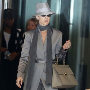 Céline Dion sort de son hôtel à Paris pour se rendre à son concert à l'Accorhotels Arena. Le 2 juillet 2016