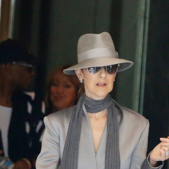 Céline Dion sort de son hôtel à Paris pour se rendre à son concert à l'Accorhotels Arena. Le 2 juillet 2016