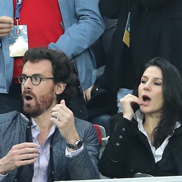 Marie Drucker et son compagnon Mathias Vicherat lors du match du quart de finale de l'UEFA Euro 2016 France-Islande au Stade de France à Saint-Denis, France le 3 juillet 2016. © Cyril Moreau/Bestimage