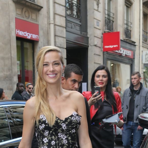 Petra Nemcova arrive au Pavillon Cambon pour assister au défilé Ralph & Russo (collection Haute Couture automne-hiver 2016/2017). Paris, le 4 juillet 2016 © CVS-Veeren / Bestimage