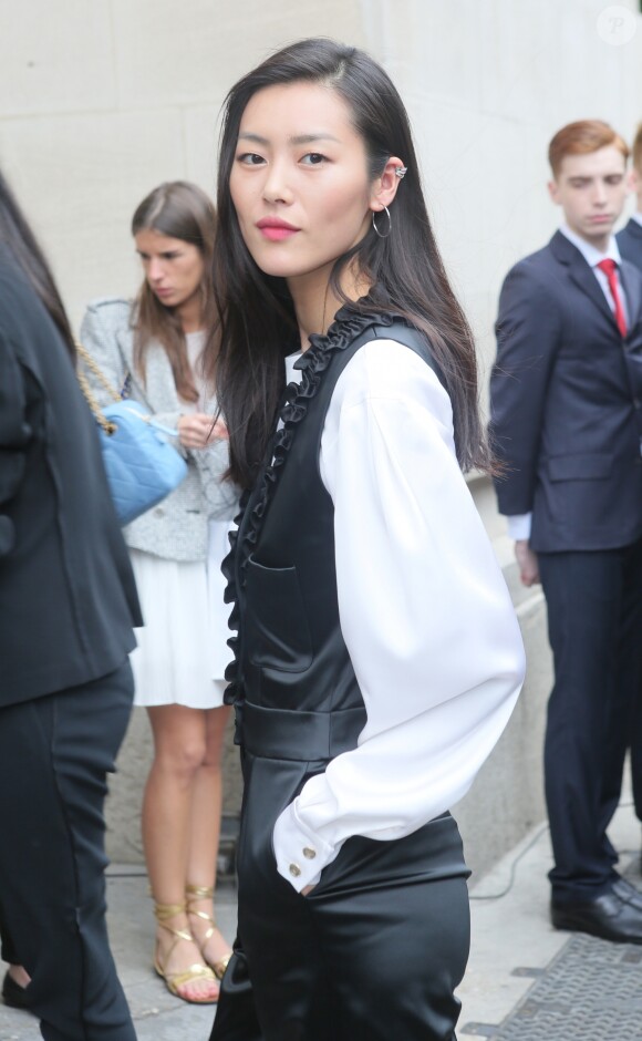 Liu Wen - Défilé Chanel (collection haute couture automne-hiver 2016-2017) au Grand Palais. Paris, le 5 juillet 2016. © CVS-Veeren / Bestimage