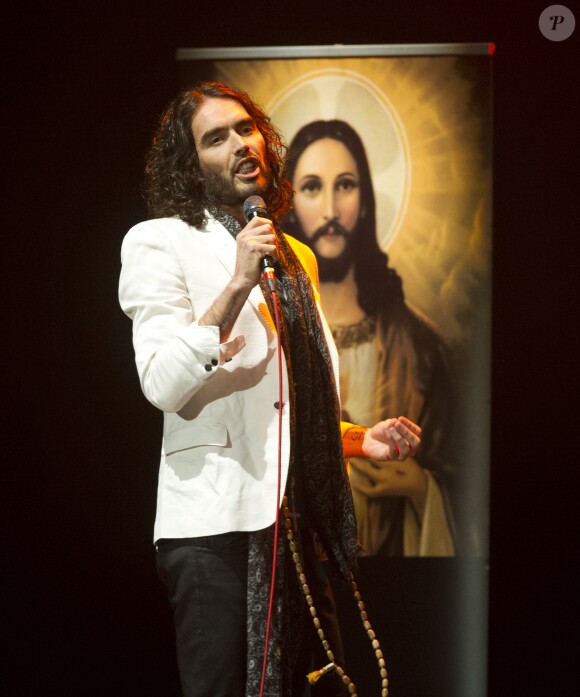 Russell Brand en spectacle à Amsterdam au Messiah Complex le 9 novembre 2013