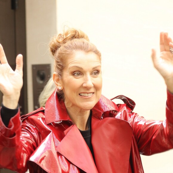 Exclusif - Céline Dion fait du shopping à Paris le 30 juin 2016. La chanteuse s'est rendue chez Burberry, Hermès, Make Up For Ever et le bijoutier Djula.