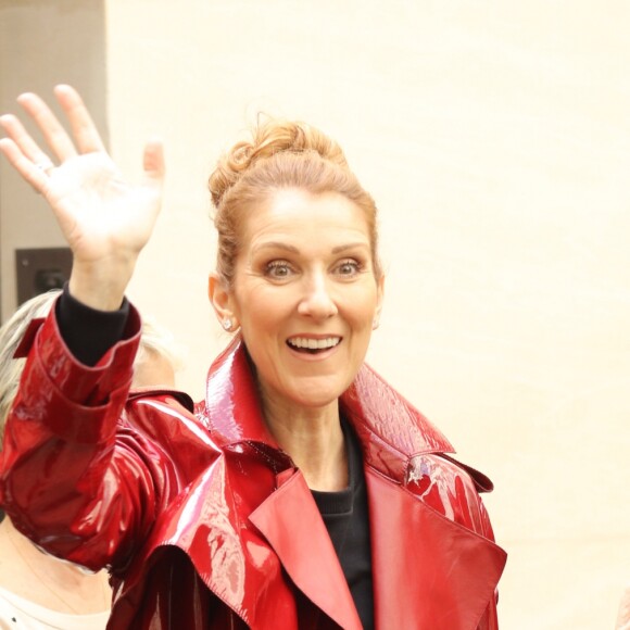 Exclusif - Céline Dion fait du shopping à Paris le 30 juin 2016. La chanteuse s'est rendue chez Burberry, Hermès, Make Up For Ever et le bijoutier Djula.