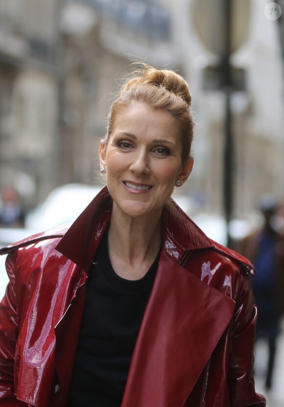 Exclusif - Céline Dion fait du shopping à Paris le 30 juin 2016. La chanteuse s'est rendue chez Burberry, Hermès, Make Up For Ever et le bijoutier Djula.